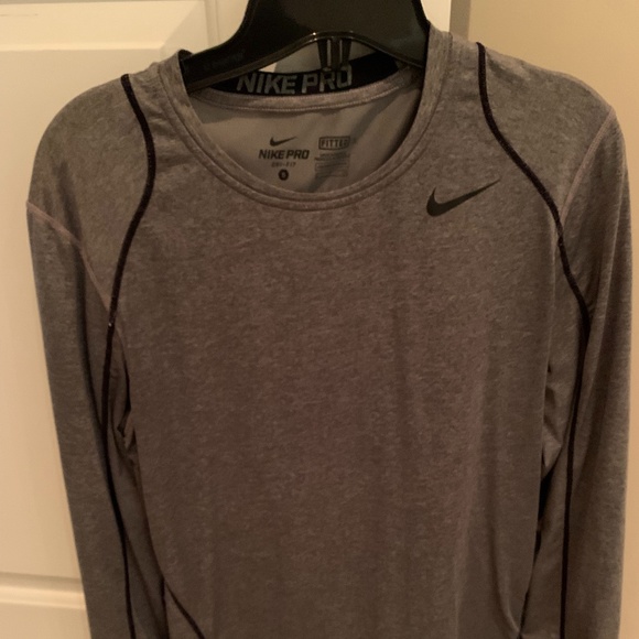 Nike Dry fit Workout shirt - Picture 1 of 2